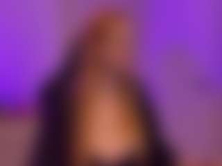 Live cam show with Smilee Girl - Red Hair Squirt on Chatstar