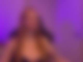 Live cam show with Smilee Girl - Red Hair Shaved Pussy on Mixed Magazine Live