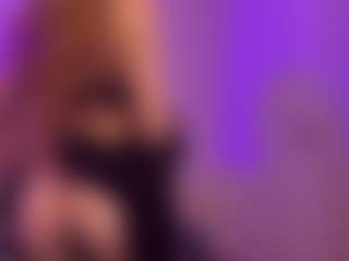 Live cam show with Smilee Girl - Brown Eyes Red Hair on Streamer API