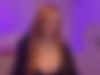 Live cam show with Smilee Girl - Shaved Pussy on Dare Cams