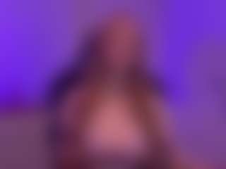 Live cam show with Smilee Girl - Red Hair on xplaylive.com
