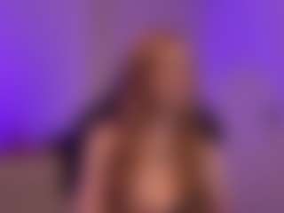 Live cam show with Smilee Girl - Shaved Pussy on Camsoda