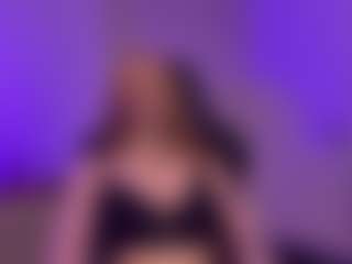 Live cam show with Smilee Girl - Pornstar Small Tits on Hubzter Live
