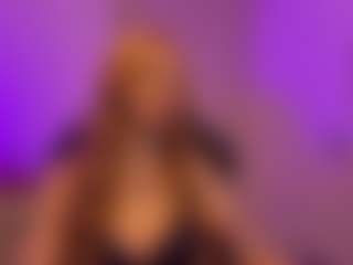 Live cam show with Smilee Girl - Tease on Camsoda Late Night