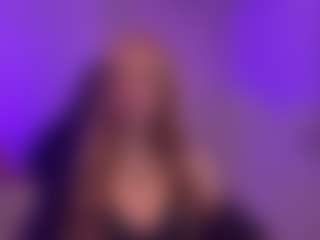 Live cam show with Smilee Girl - Squirt on Uber Horny