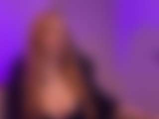 Live cam show with Smilee Girl - Tease Red Hair on alttransgirls