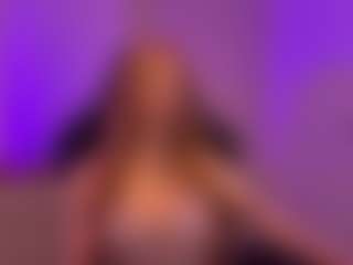 Live cam show with Smilee Girl - Dirty Talk on hrnylive.com