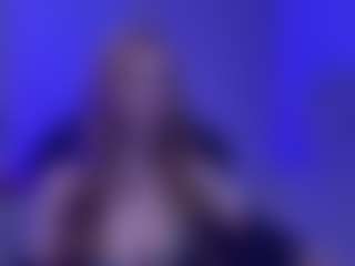 Live cam show with Smilee Girl - Shaved Pussy on Dolls Live