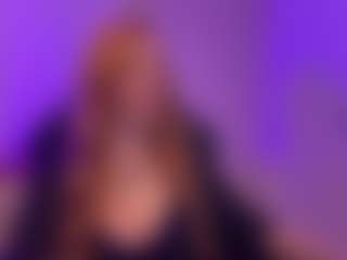 Spettacolo in cam dal vivo con Smilee Girl - Tease Red Hair su Camsoda