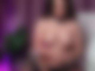 Live cam show with EmmaDallas - Average on milfzrlive.com