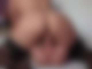 Live cam show with EmmaDallas - Full Nudity on milfzrlive.com