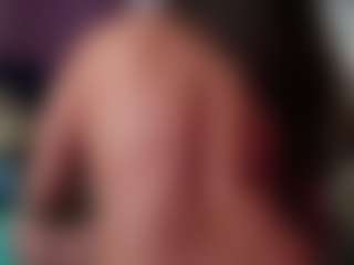Live cam show with EmmaDallas - Average on madthumbs
