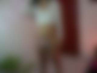 Live cam show with SamyMelo - Black Hair on Fling VIP Chat