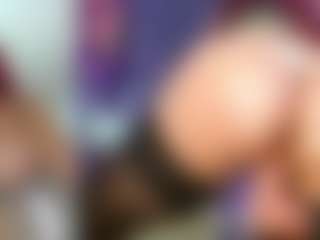 Live cam show with yashiraahot - Middle Aged on Uber Horny