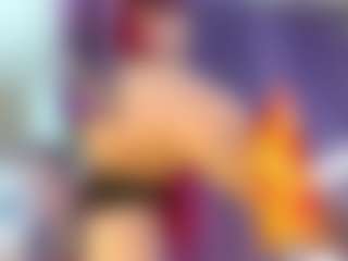 Live cam show with yashiraahot - Nipple Piercings on Milfs Live