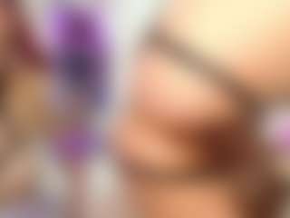 Live cam show with Yashira-Lennis - Fuck Machine on livesexfox.com