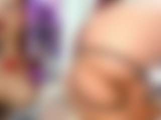 Live cam show with Yashira-Lennis - Mature on camtv