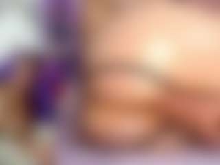 Live cam show with Yashira-Lennis - Middle Aged on Camversity
