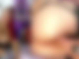 Live cam show with Yashira-Lennis - Athletic MILF on x69.live