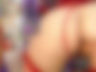 Live cam show with Yashira-Lennis - Nipple Piercings on Camsoda