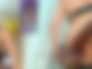 Live cam show with Yashira-Lennis - Genital Piercings on Camsoda