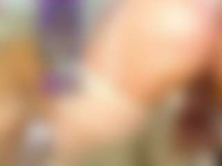 Live cam show with Yashira-Lennis - Nipple Piercings on Uber Horny