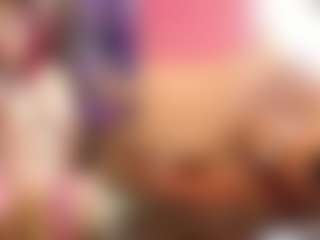 Live cam show with Yashira-Lennis - Tease on Milfs Live