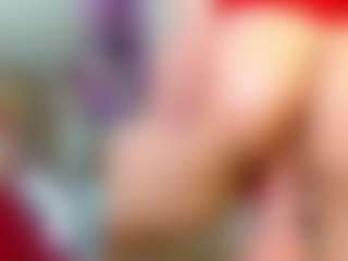 Live cam show with Yashira-Lennis - Athletic Middle Aged on Hubzter Live