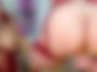 Live cam show with Yashira-Lennis - Nipple Piercings on CamSextacy