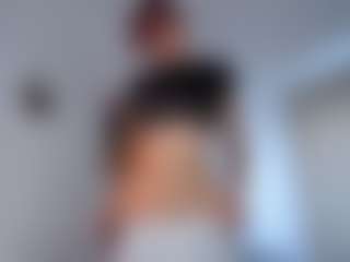 Live cam show with Adele-Vibe - Skinny on livesuperchat.net