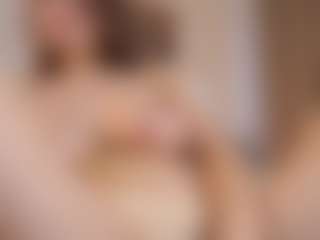 Live cam show with Adele-Vibe - Green Eyes on CamwithHer