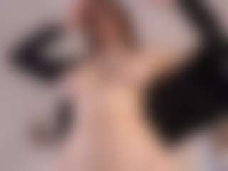 Live cam show with Adele-Vibe - Middle Aged on Gym Cam Girls