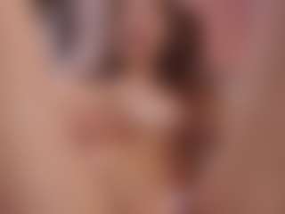 Live cam show with Adele-Vibe - Athletic Middle Aged on Camsoda