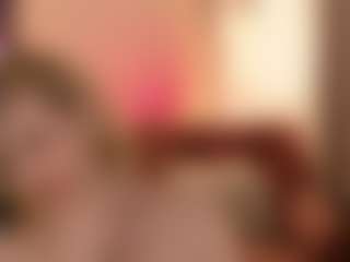 Live cam show with SandraKind - Mature on CamClone
