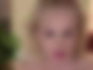 SandraKind MILF webcam performer live streaming