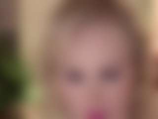 SandraKind MILF webcam performer live streaming