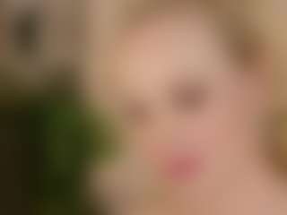 Live cam show with SandraKind - Middle Aged on Livezox
