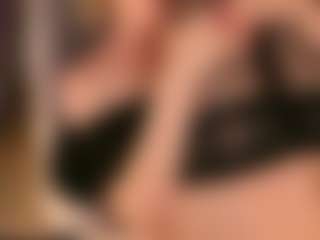 SandraKind MILF webcam performer live streaming