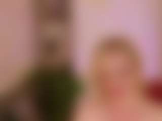 SandraKind's Live Sex Cam Show
