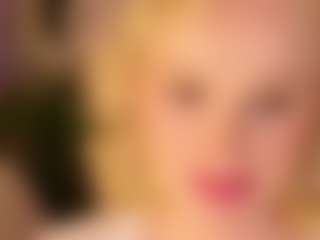 Live cam show with SandraKind - Petite MILF on livesuperchat.net