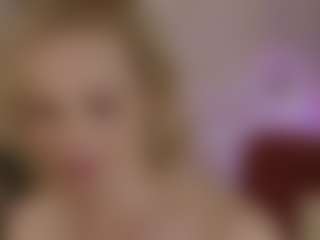 SandraKind MILF webcam performer live streaming