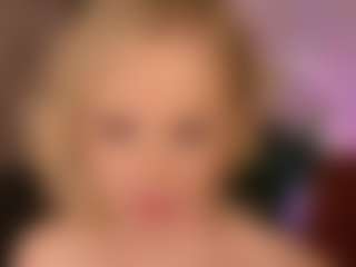 Live cam show with SandraKind - Blonde Hair MILF on SpankPalCams