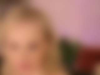 Live cam show with SandraKind - Petite MILF on Big Tits