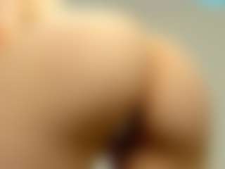 Synne-g1ows's Live Sex Cam Show