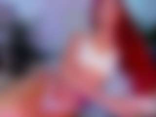 Live cam show with Alaiaguerra - English on CamwithHer