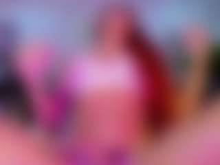 Live cam show with Alaiaguerra - Tease on Camsoda