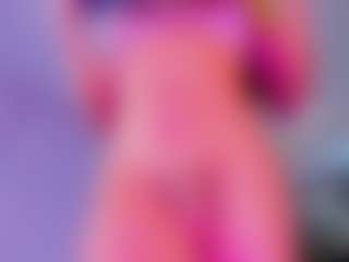 Live cam show with Alaiaguerra - Smoking on Camsoda