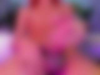 Live cam show with Alaiaguerra - Green Eyes on Dare Cams