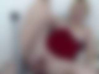 Live cam show with Marusyaluxury - Small Tits on StripNow