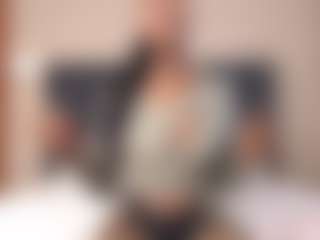 Live cam show with SlenderSubtype - Tittyfuck on SxyPornLive